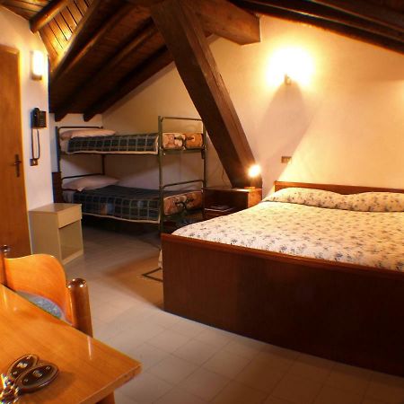 Hotel Rondanino Lanzo dʼIntelvi エクステリア 写真