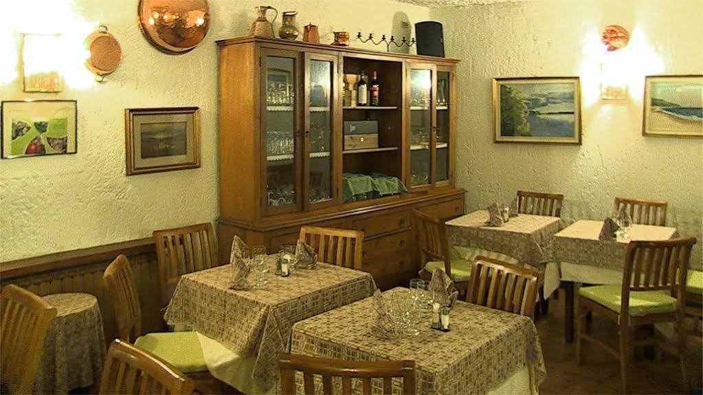 Hotel Rondanino Lanzo dʼIntelvi エクステリア 写真