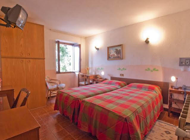 Hotel Rondanino Lanzo dʼIntelvi エクステリア 写真
