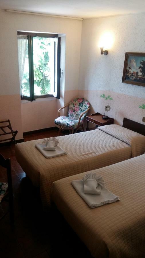 Hotel Rondanino Lanzo dʼIntelvi エクステリア 写真