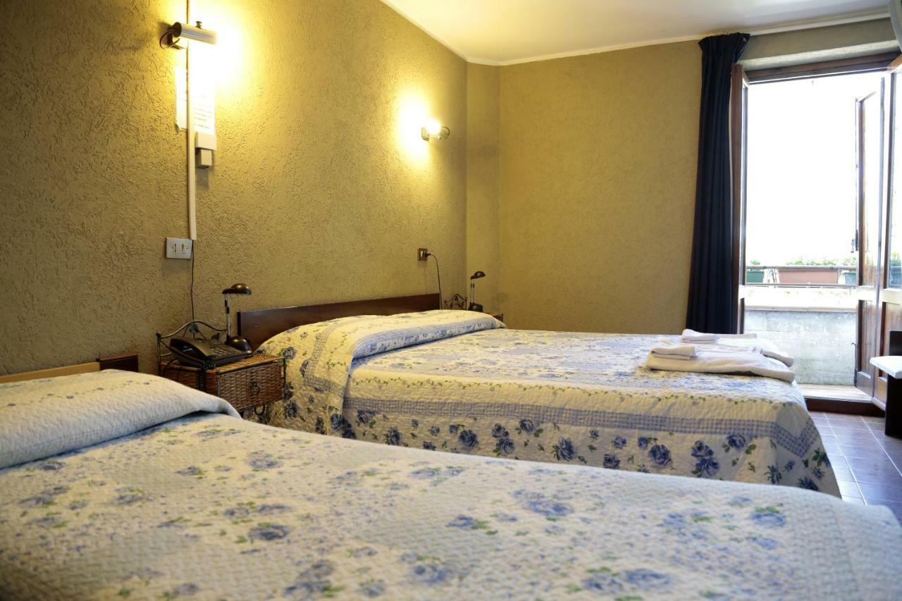 Hotel Rondanino Lanzo dʼIntelvi エクステリア 写真