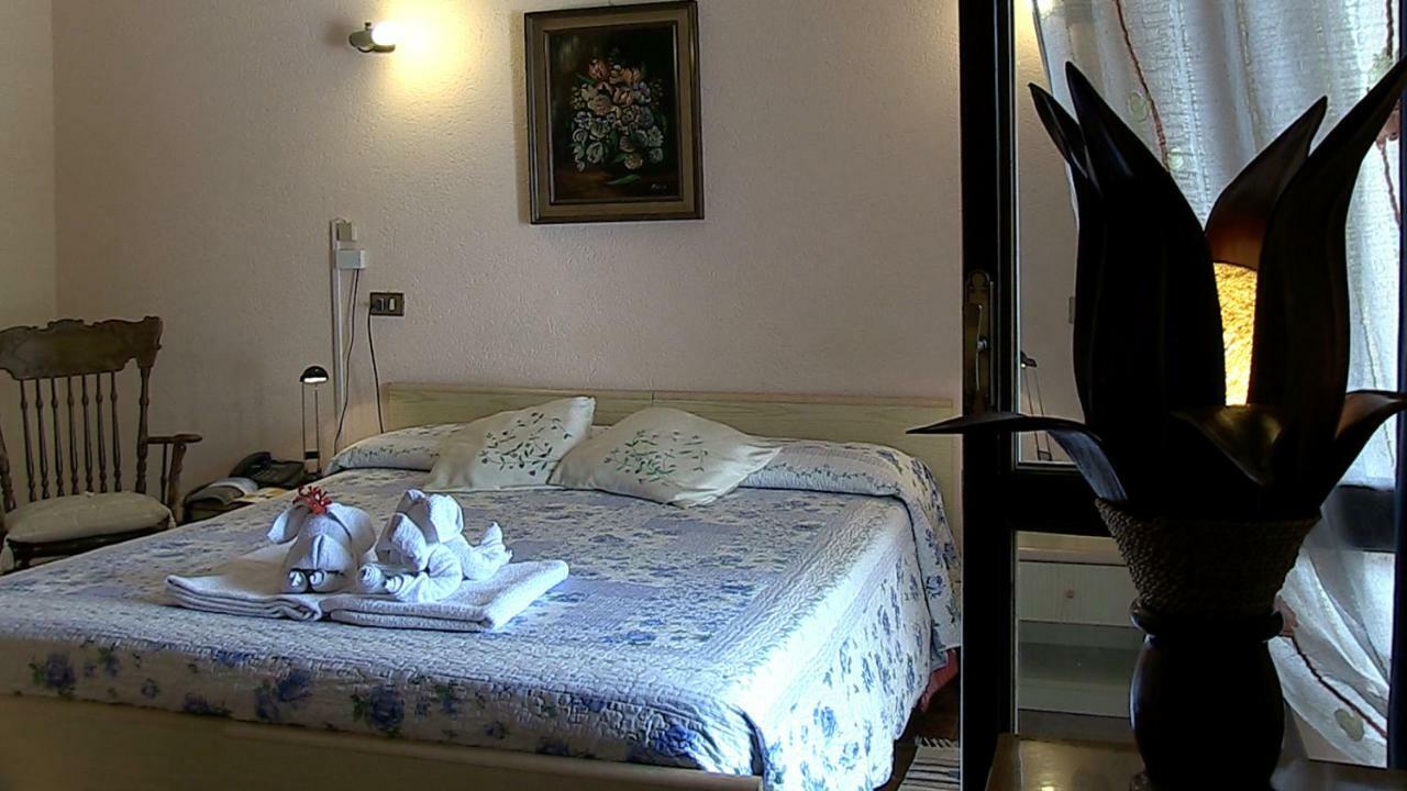 Hotel Rondanino Lanzo dʼIntelvi エクステリア 写真